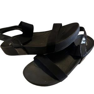 Bare Traps Women’s black sandals size 9